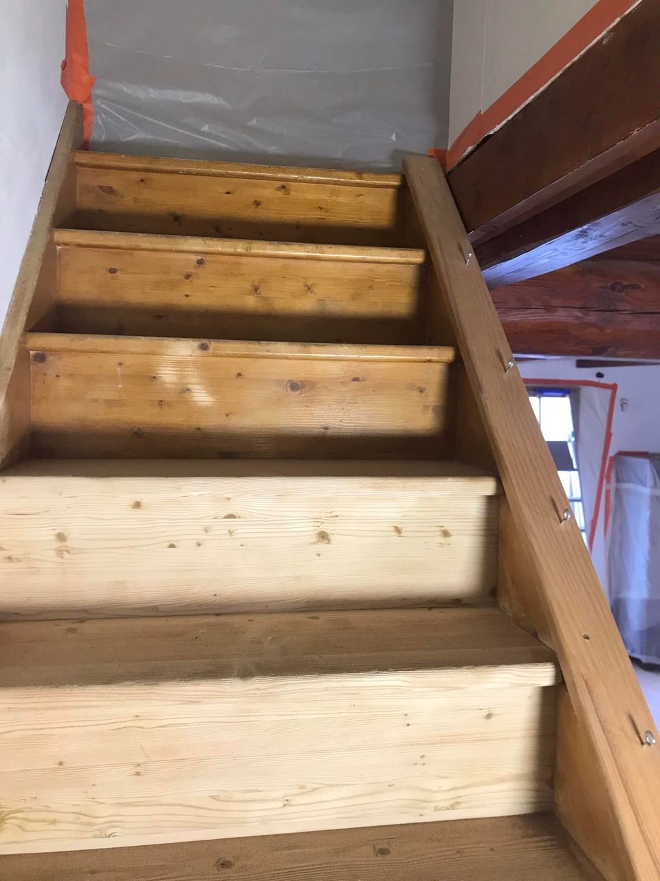 AÉROGOMMAGE D'UN ESCALIER