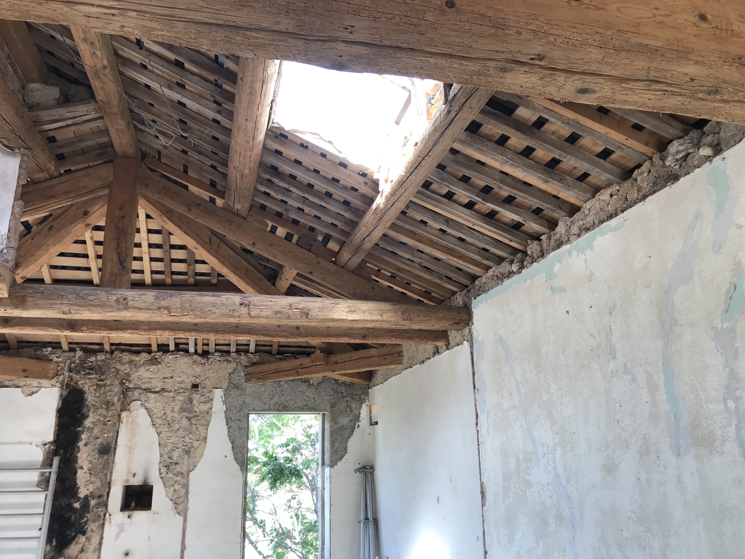 SABLAGE DE POUTRE ET CHARPENTE