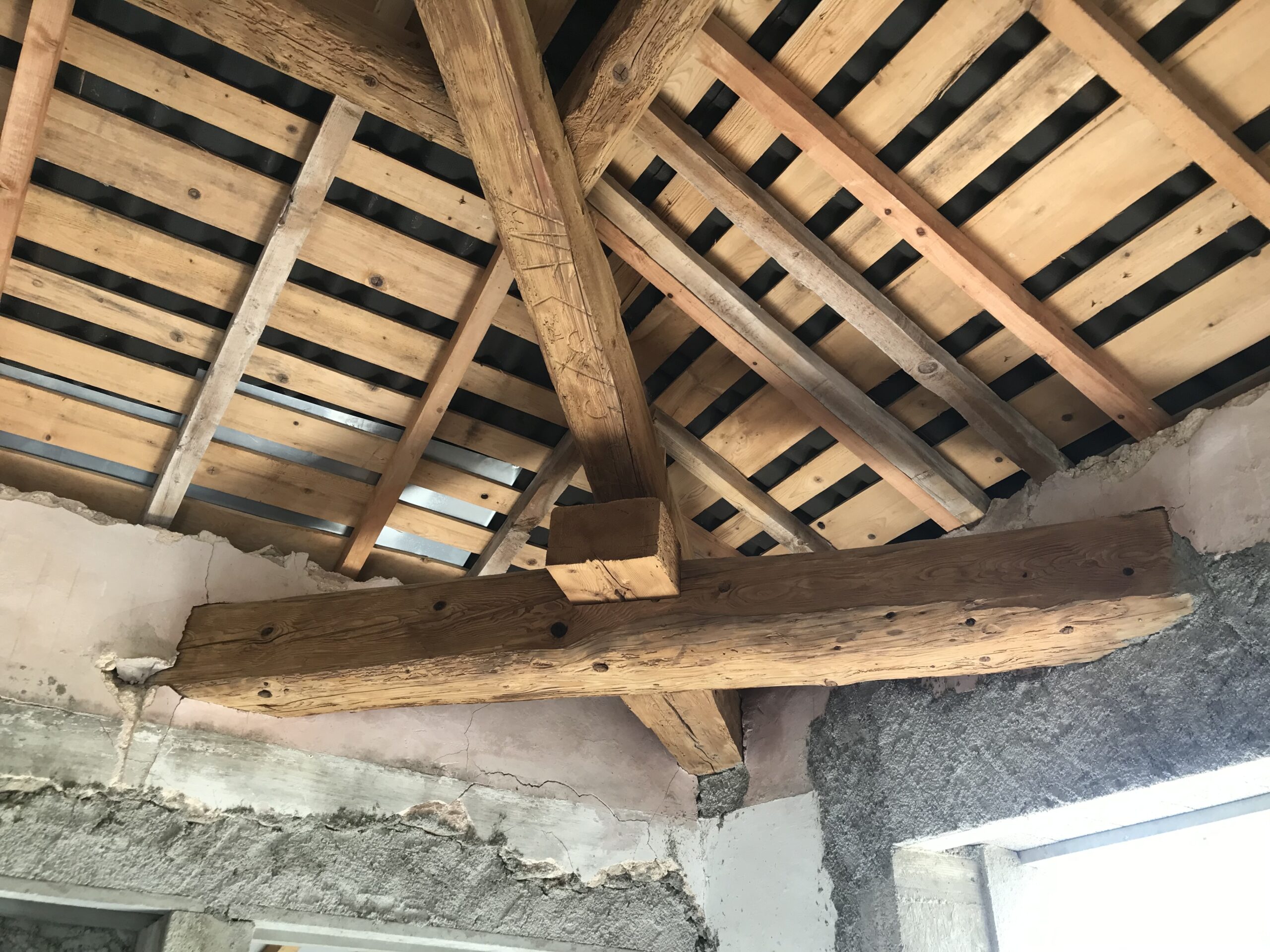 SABLAGE DE POUTRE EN BOIS 