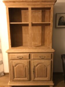 AÉROGOMMAGE D'UN BUFFET EN BOIS 