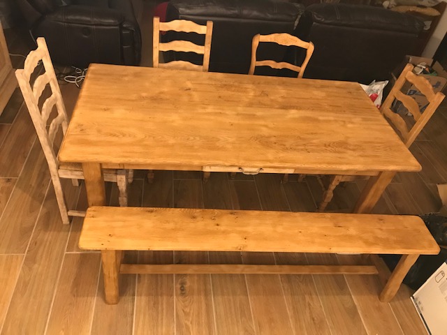 TABLE BOIS APRÈS TRAVAUX D'AÉROGOMMAGE