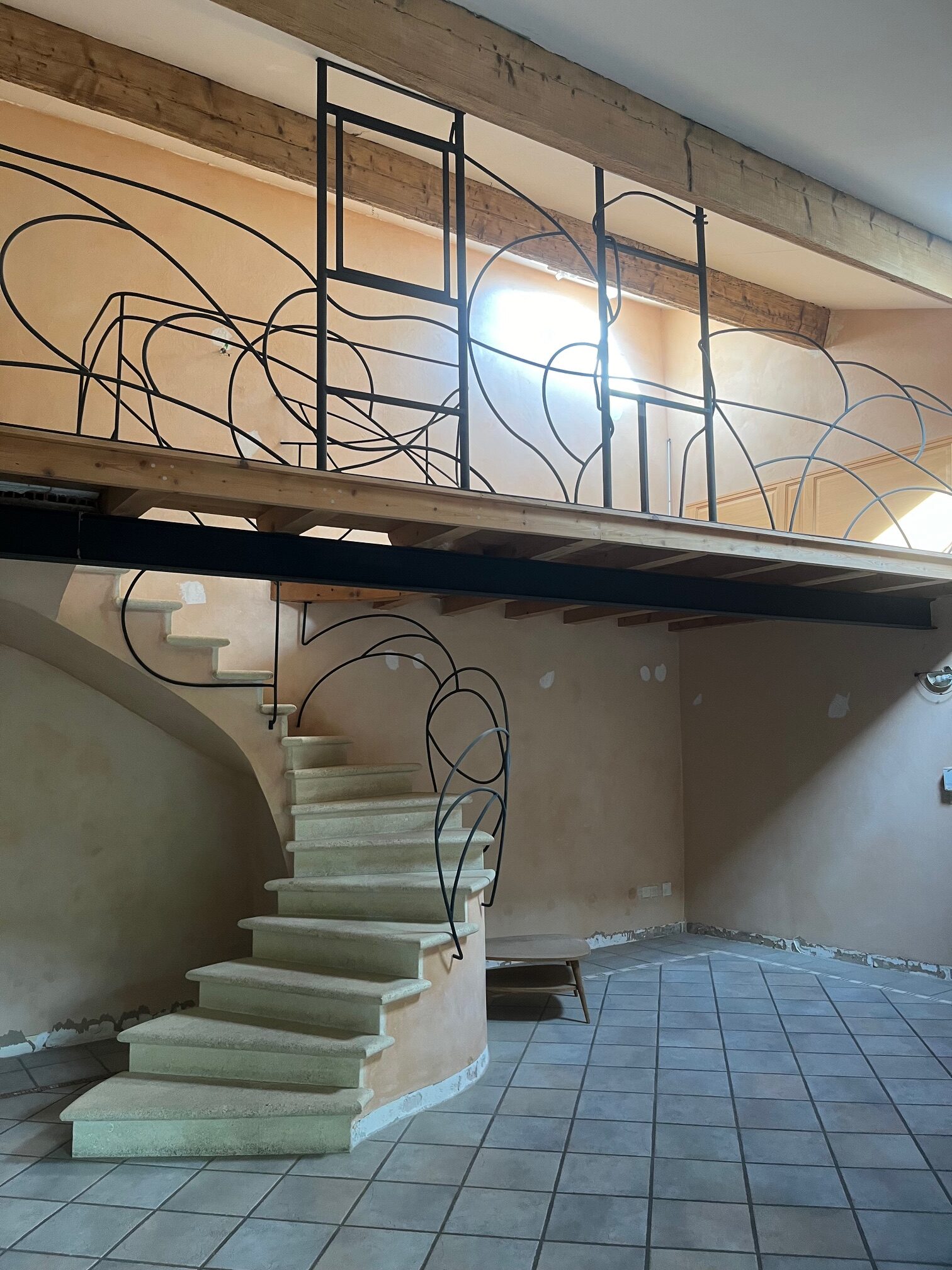 AÉROGOMMAGE DE POUTRE ET MEZZANINE