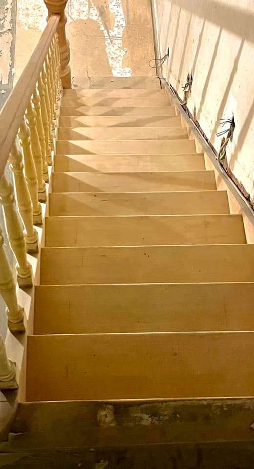 AÉROGOMMAGE ESCALIER BOIS