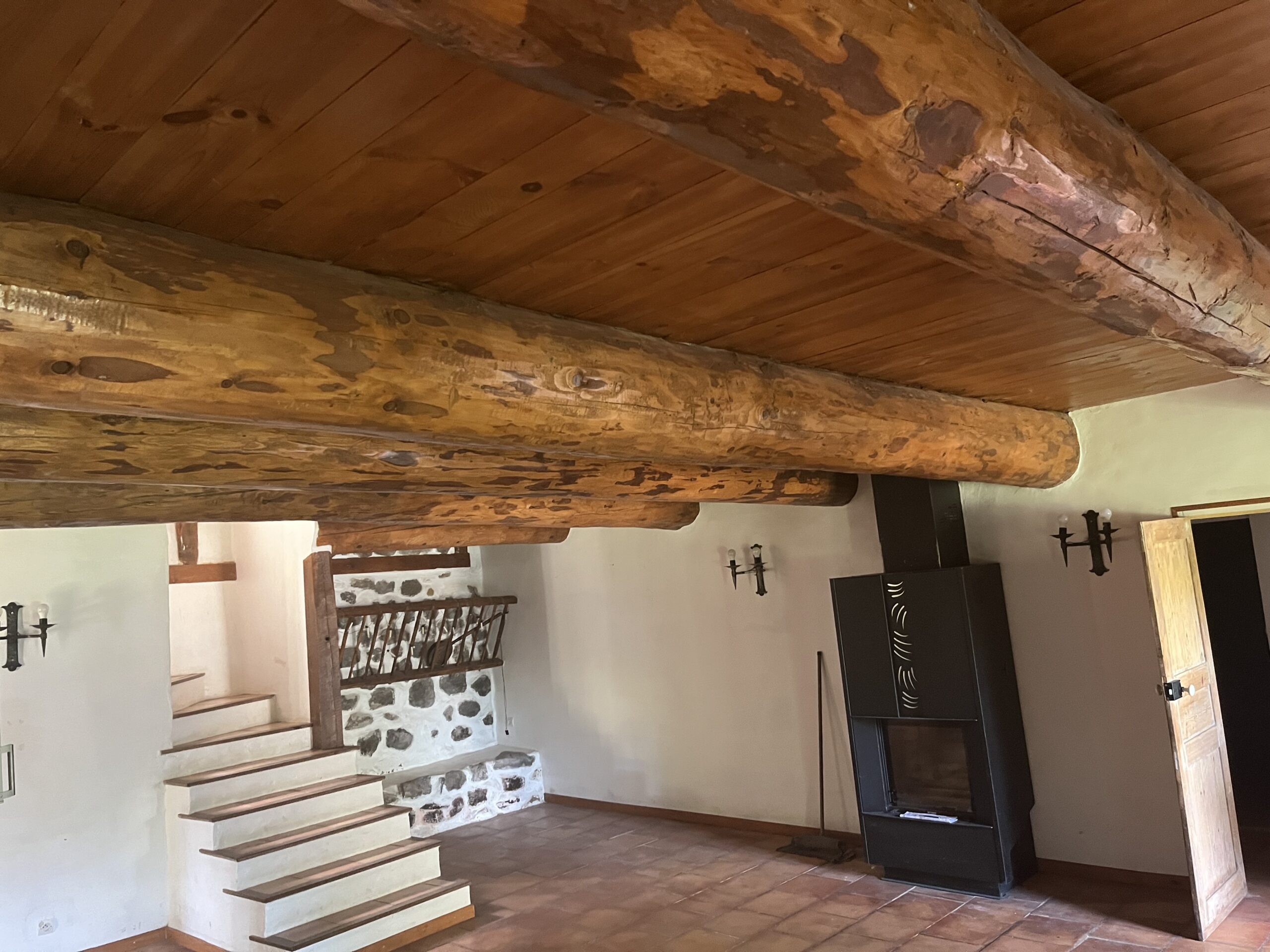 DÉCAPAGE DE GROSSE POUTRES BOIS A GRADRIEU 48600