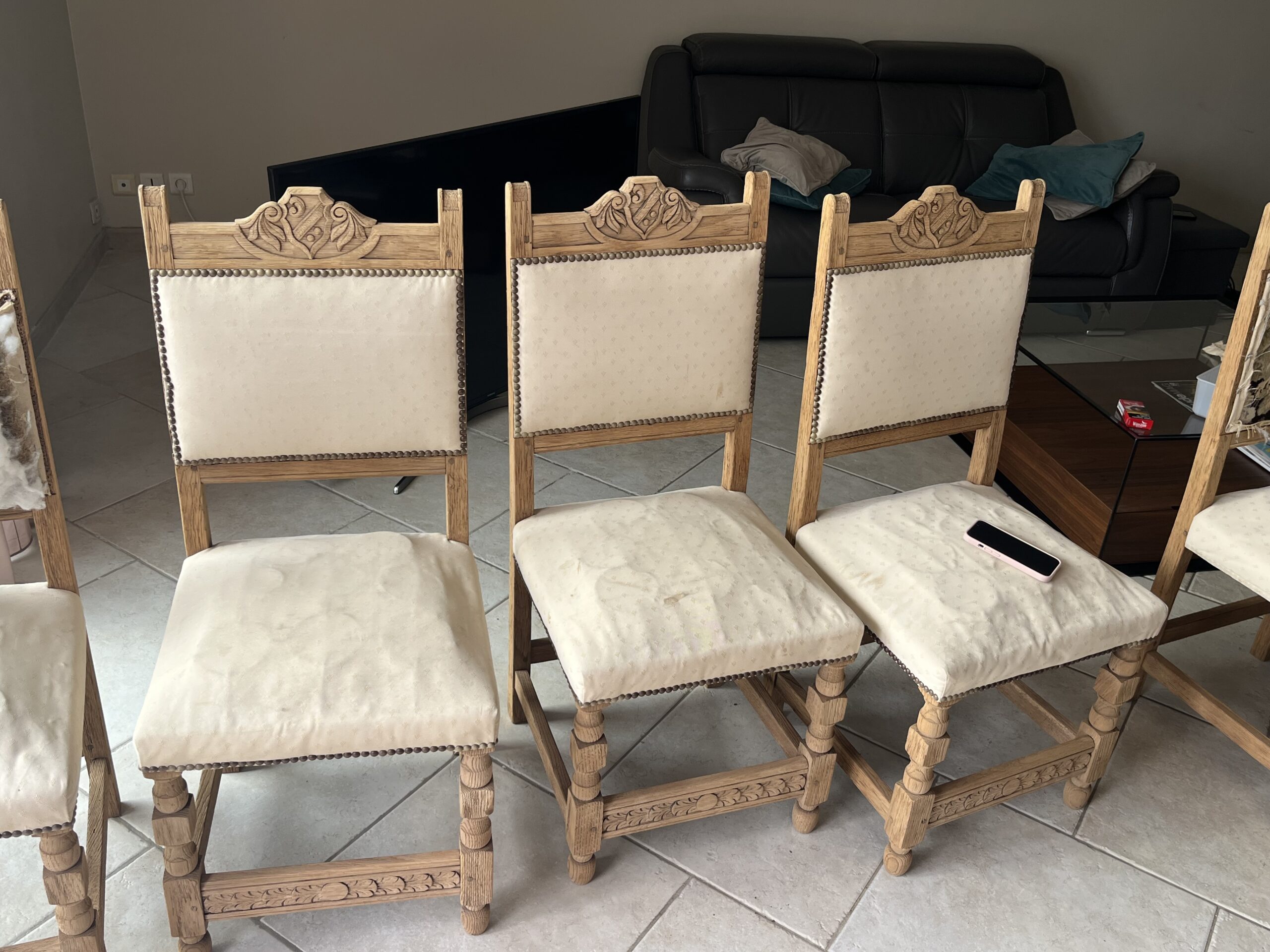 AÉROGOMMAGE DE BELLE CHAISE EN BOIS