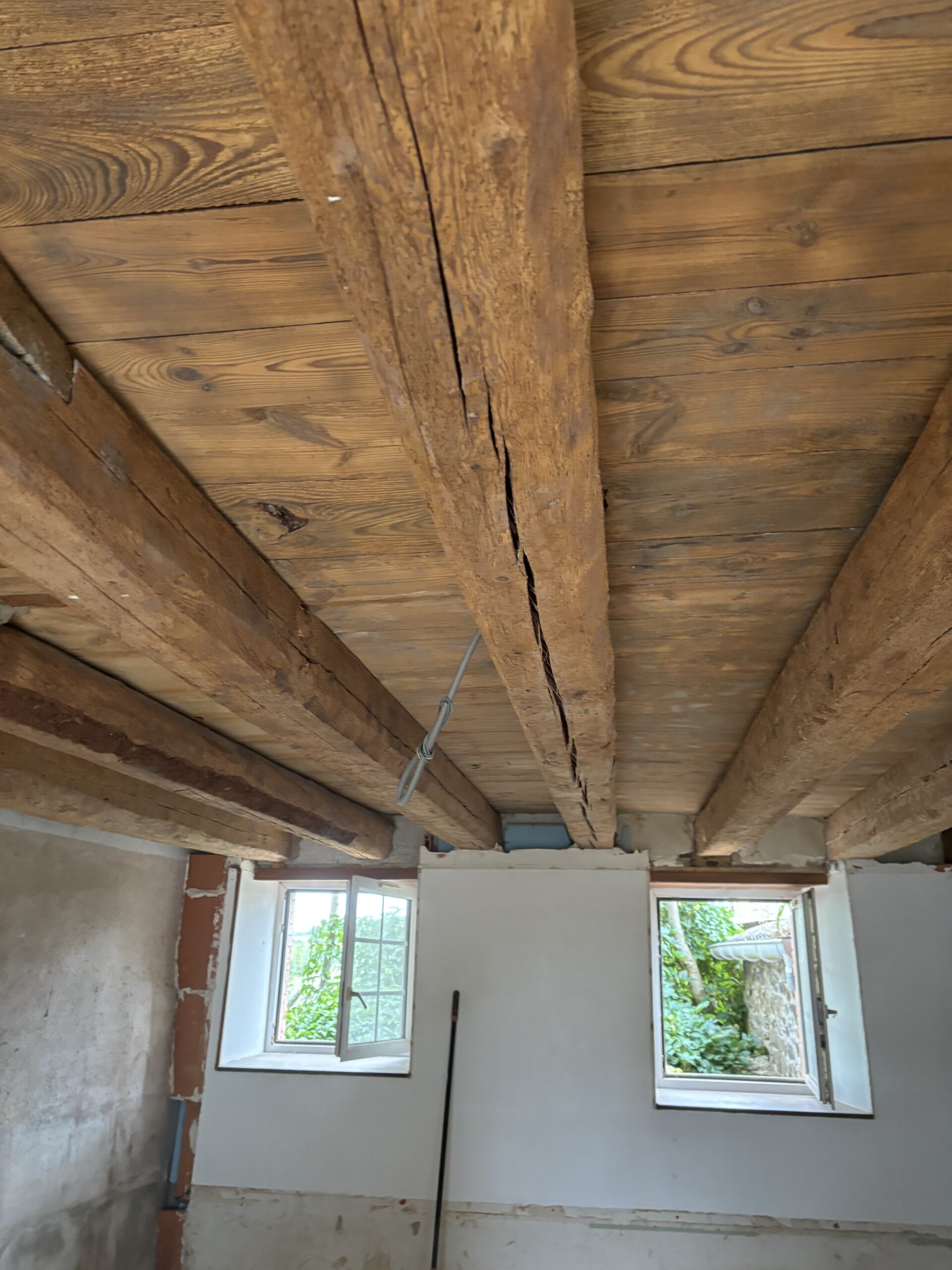 DÉCAPAGE DE POUTRE BOIS