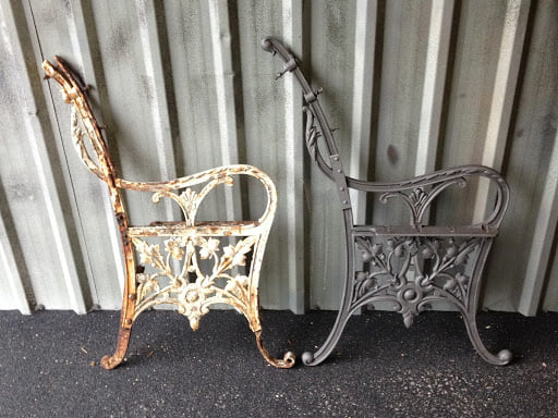 AÉROGOMMAGE DE CHAISE EN FER