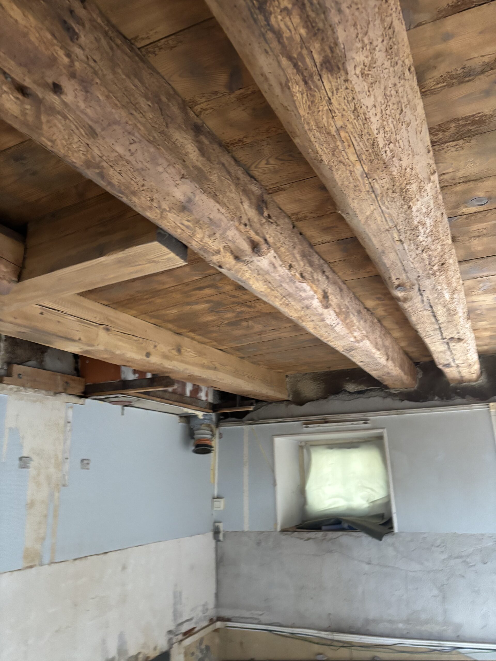 TRAVAUX DE SABLAGE DE POUTRE BOIS EN HAUTE-LOIRE