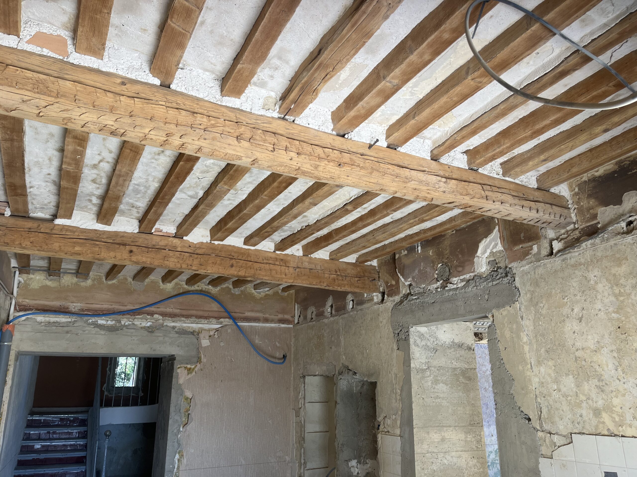 SABLAGE DE POUTRES EN BOIS À ST AFFRIQUE 12400