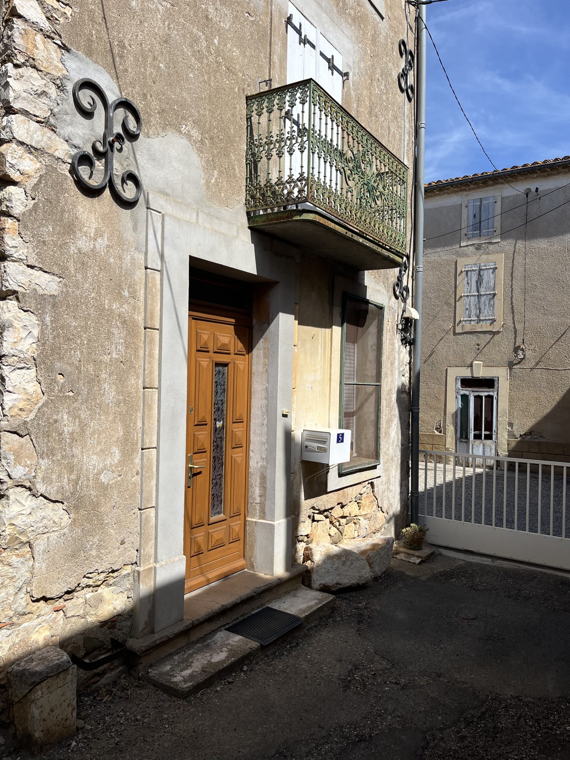 BALCON FONTE AVANT TRAVAUX DE SABLAGE