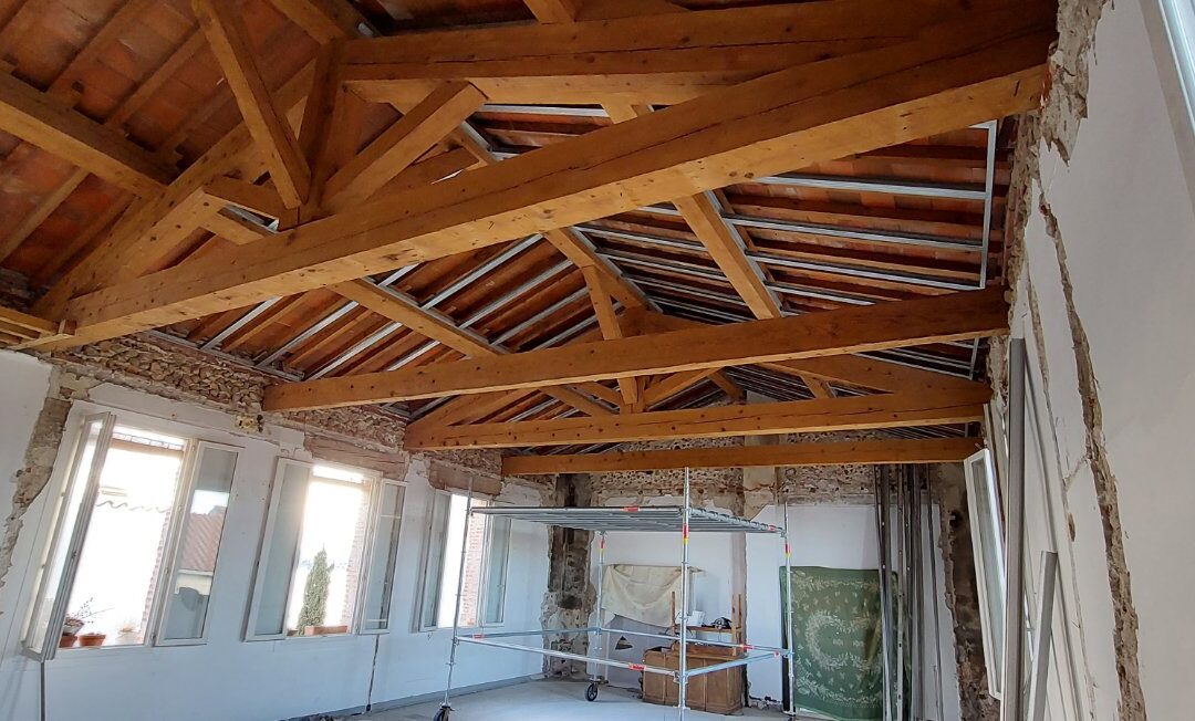 AÉROGOMMAGE DE POUTRE BOIS A PERPIGNAN  