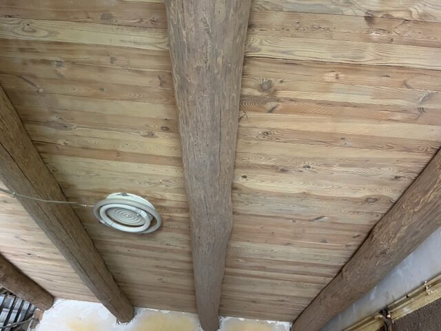 Aérogommage de poutre bois au puy-en-velay