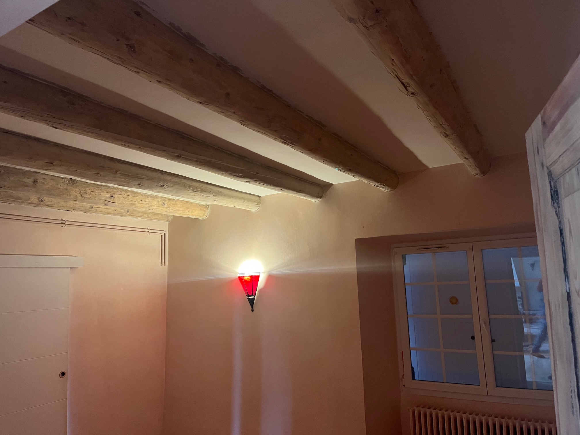 Poutre bois avant travaux d'aérogommage