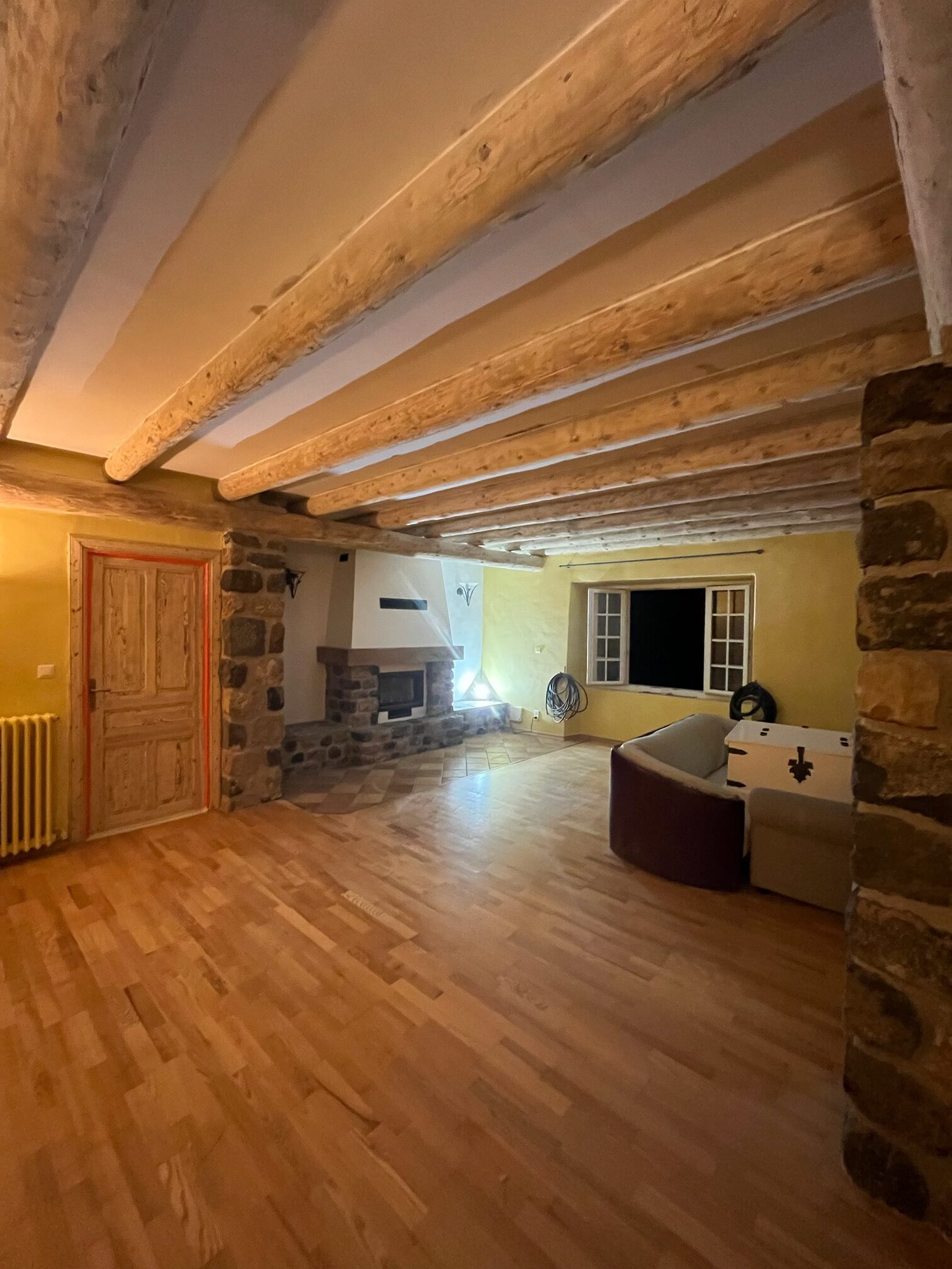 décapage par système d'aérogommage de poutre bois à alleyrac 43150 haute-loire