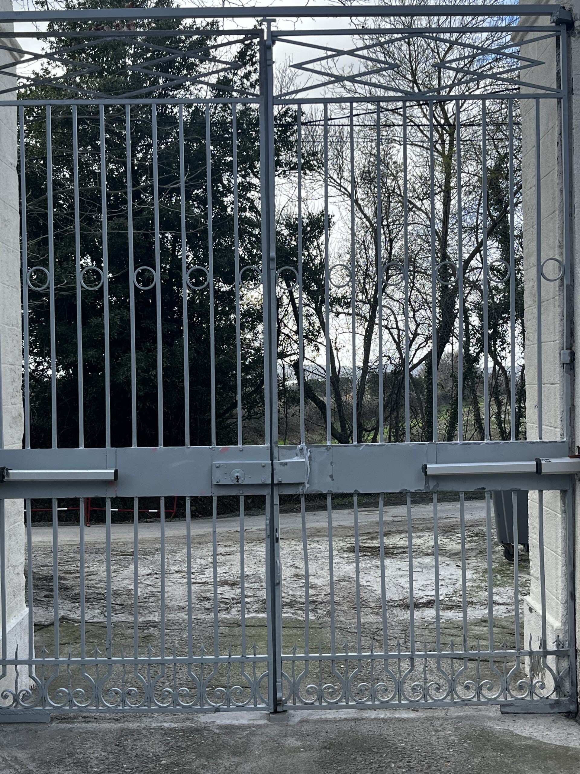 Application d'un primaire d'accrochage anti-corrosion sur fer 