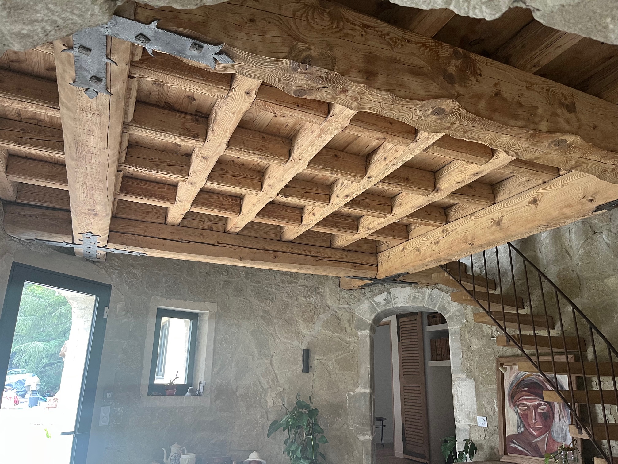 DÉCAPAGE DE POUTRE BOIS A ROCHEFORT-DU-GARD