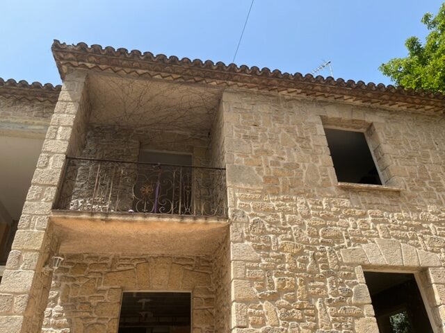 NETTOAYGE DE FAÇADE EN PIERRE À MONTPELLIER 