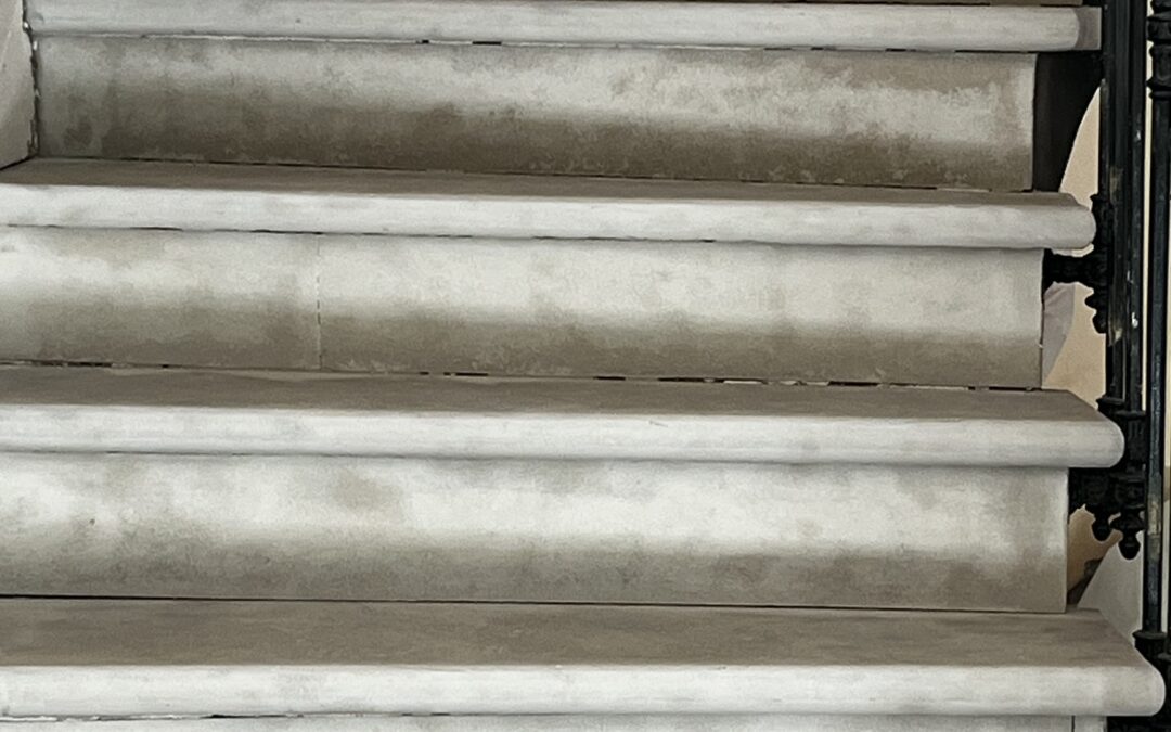 COMMENT ENTRETENIR UN ESCALIER EN PIERRE